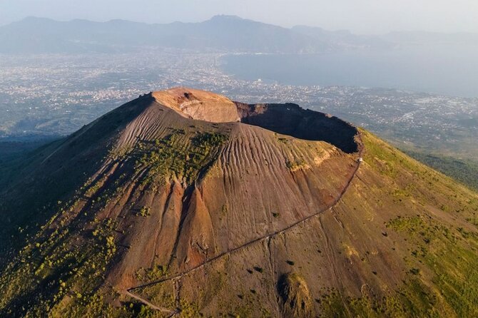 Mount Vesuvius Tour From Pompeii Led by an Expert Guide - Tour Group Size and Traveler Considerations