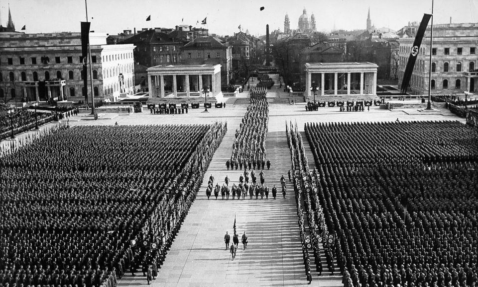 Munich: Historical Walking Tour on the Rise of Hitler - The Legacy of Munich and Nazism