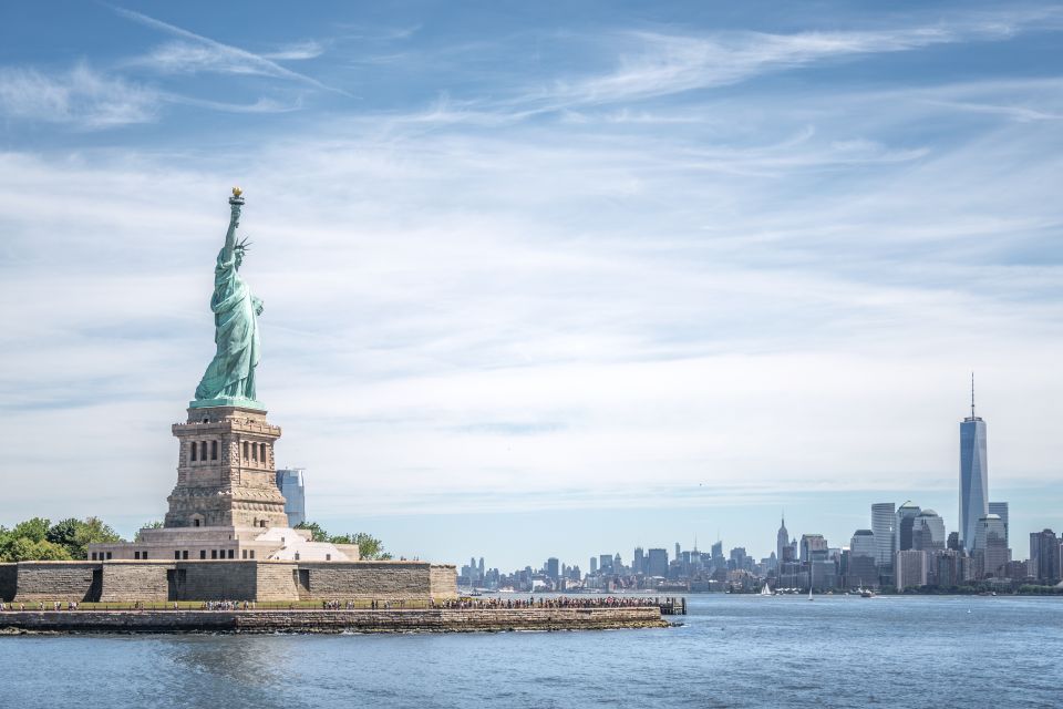 Nyc: Statue of Liberty & Ellis Island Guided Tour With Ferry - Guided Tour Experience