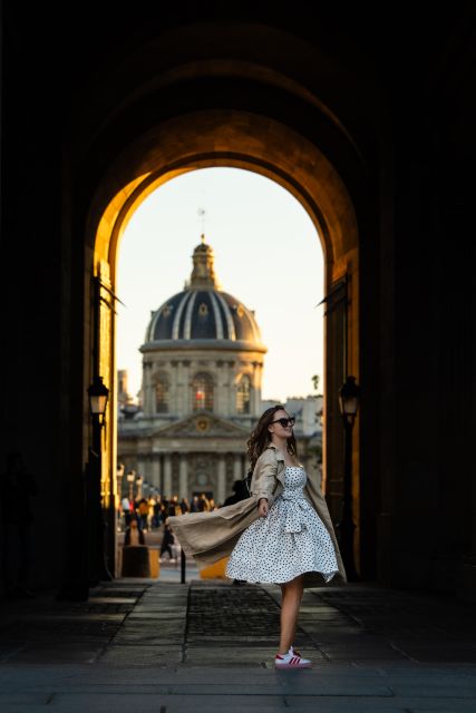 Paris: Private Flying-dress Photoshoot @jonadress - Booking and Reservation