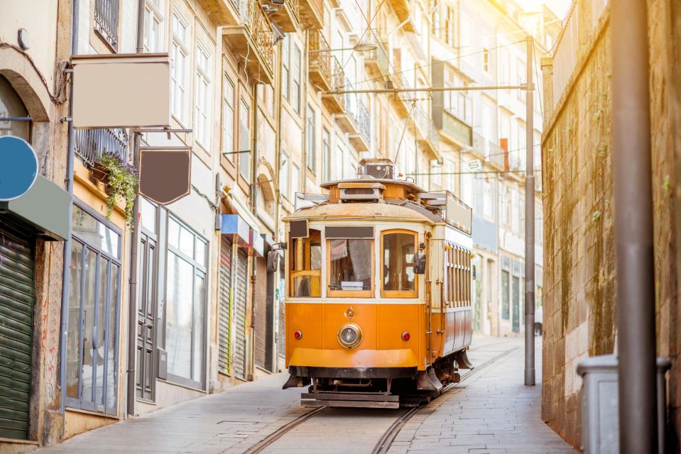 Porto Walking Tour: You Cannot Miss It! (Small-Groups) - Small Group Sizes