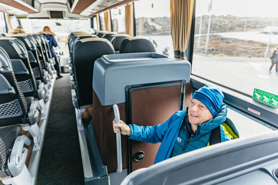 Reykjavik: Roundtrip Bus Transfer to the Blue Lagoon - Luggage Storage