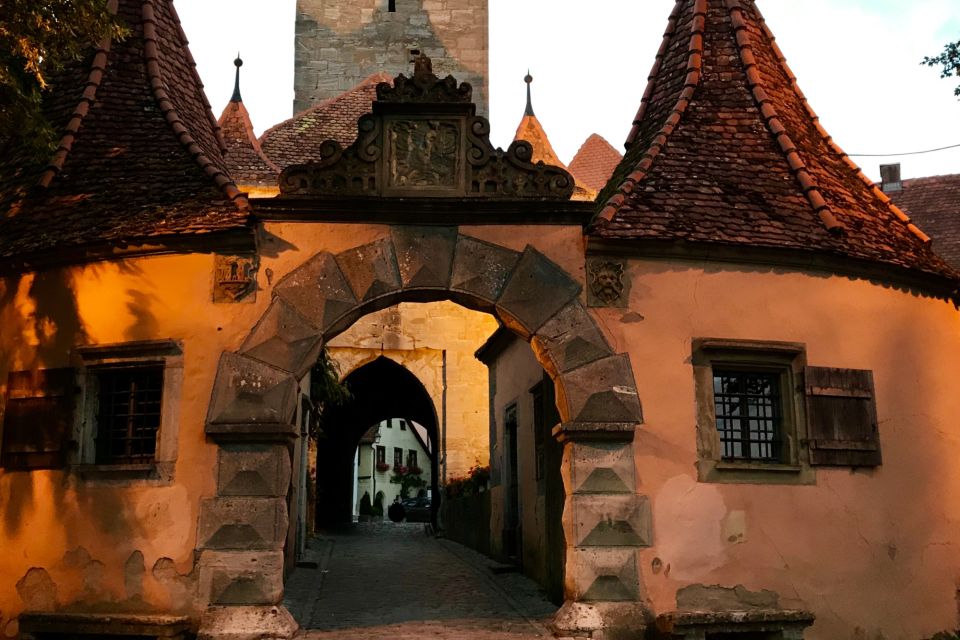 Rothenburg: Highlights Self-Guided Scavenger Hunt & Tour - Ideal for Various Groups