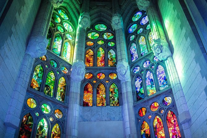 Sagrada Familia: Skip the Line Guided Tour - Audio Guide Experience