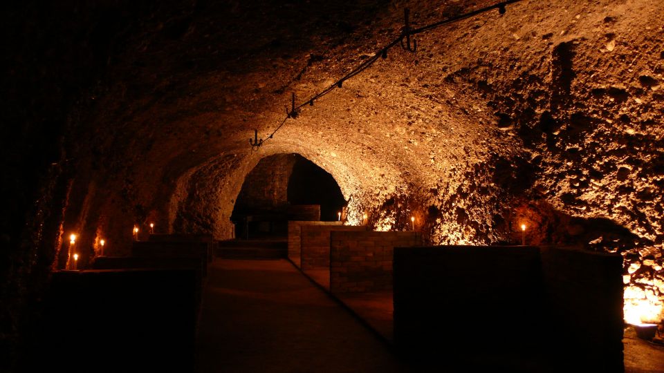 Salzkammergut: Sandstone Beer Cellar Tour - Tour Duration and Language Options