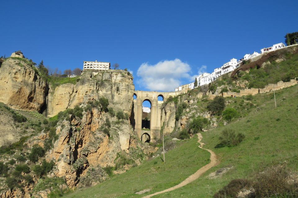 Seville: Private One-Way Transfer From Seville to Ronda - Scenic Journey