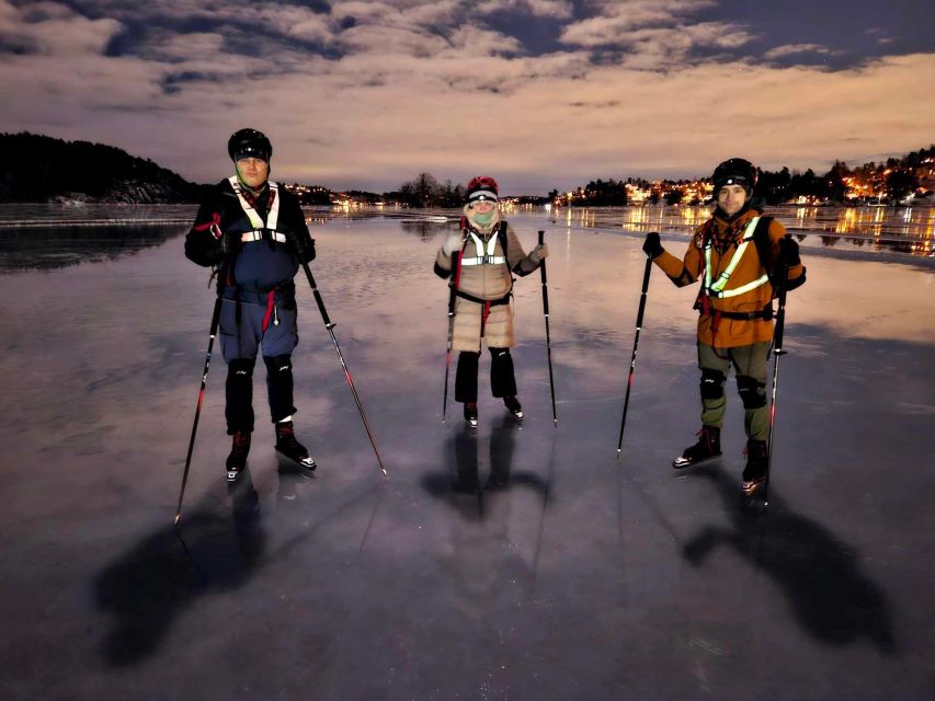 Stockholm: Ice Skating in the Moonlight With Hot Chocolate - Hot Chocolate Break