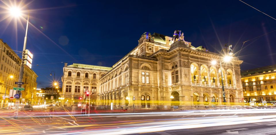 Vienna: Panoramic Night Tour by Bus - Panoramic Night Experience