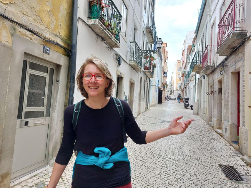 Western Lisbon: Tradition Meets Change (Walking Tour) - Tips for Shopping, Dining, and Photography