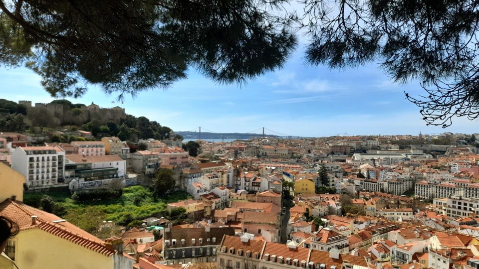 Chaparrus Lisbon Essentials 5 H Tuk Tuk Tour - Frequently Asked Questions