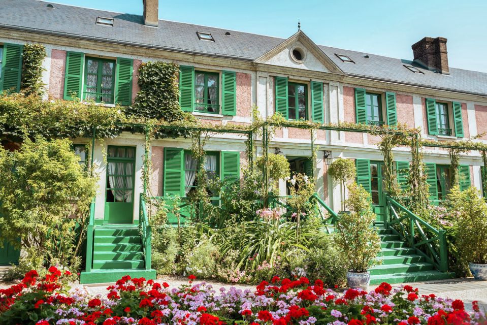 From Paris: Day Trip to Giverny & Versailles With Lunch - Frequently Asked Questions