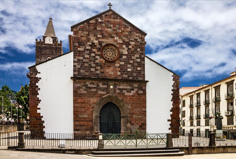 Funchal Tour and Câmara De Lobos Tour - Frequently Asked Questions