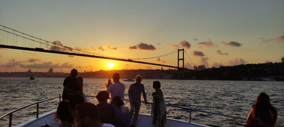 Istanbul: Bosphorus Sunset Cruise With Snacks and Drinks - Recap