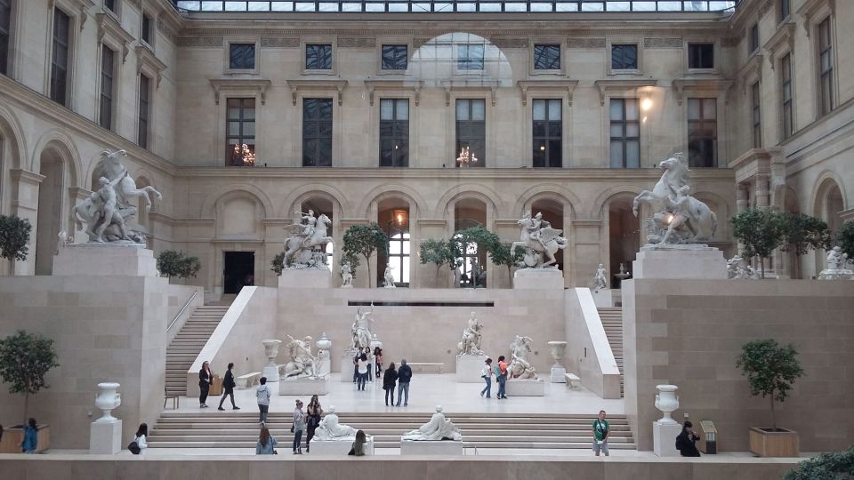 Paris: Louvre Museum Guided Tour With Seine Cruise Discount - Recap