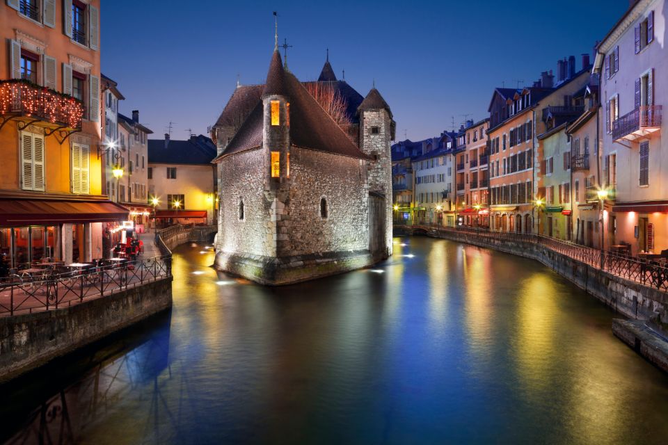 Annecy: City Highlights Self-Guided Scavenger Hunt & Tour - Key Points