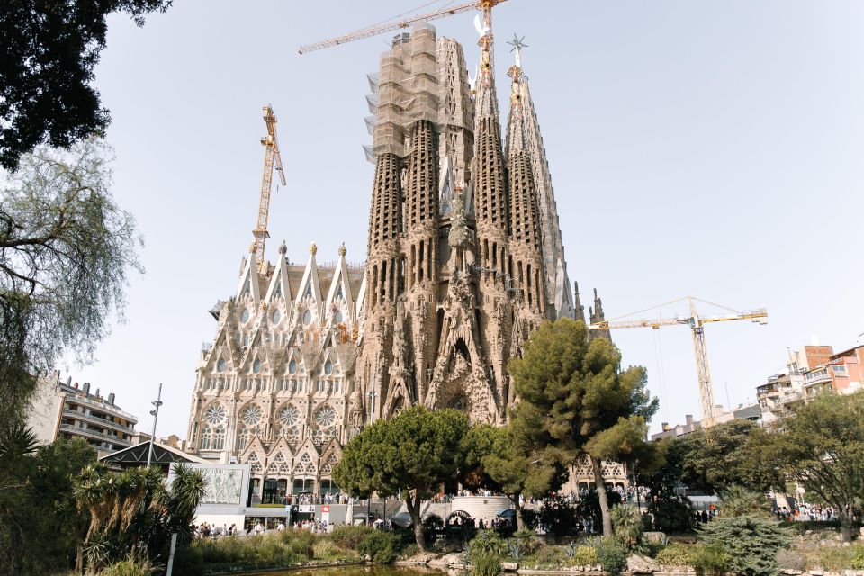 Barcelona: Exclusive Private Tour - Key Points