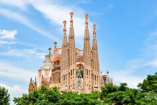 Barcelona Highlights & Sagrada Familia Skip-the-Line Private Tour - Key Points