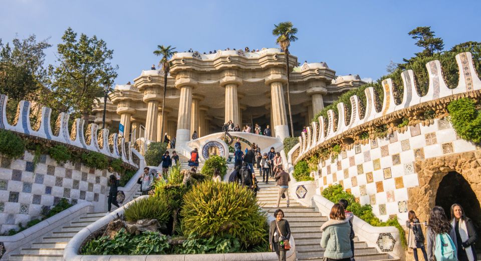 Barcelona: Park Güell & Sagrada Familia Guided Tour - Key Points