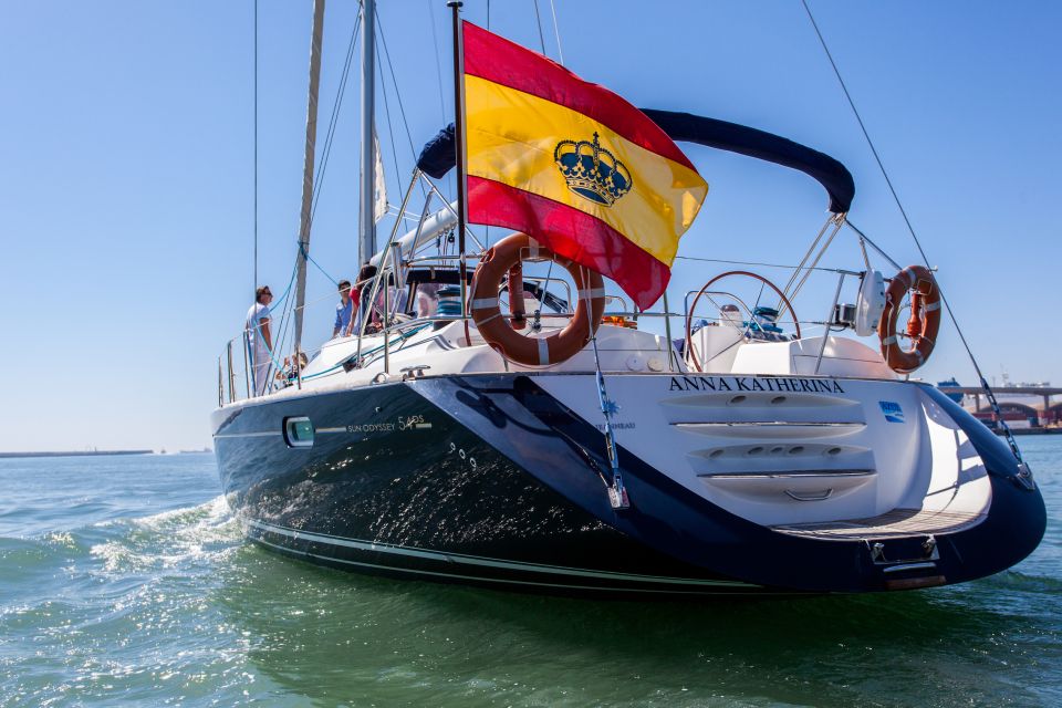 Barcelona: Private Luxury Sailing Tour - Key Points