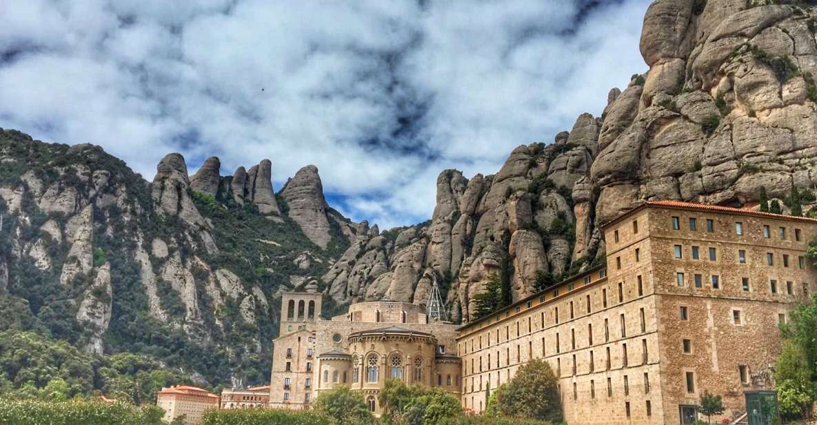 Barcelona: Private Montserrat Tour With Entry Tickets - Key Points