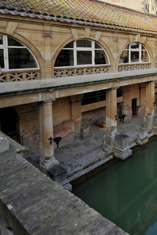 Bath : 2 Hour Historic Walking Tour With An App - Key Points