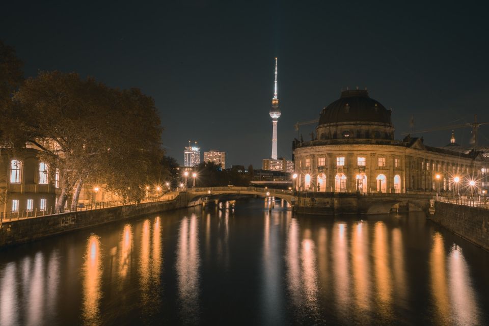 Berlin Architecture Along the River Spree - Key Points