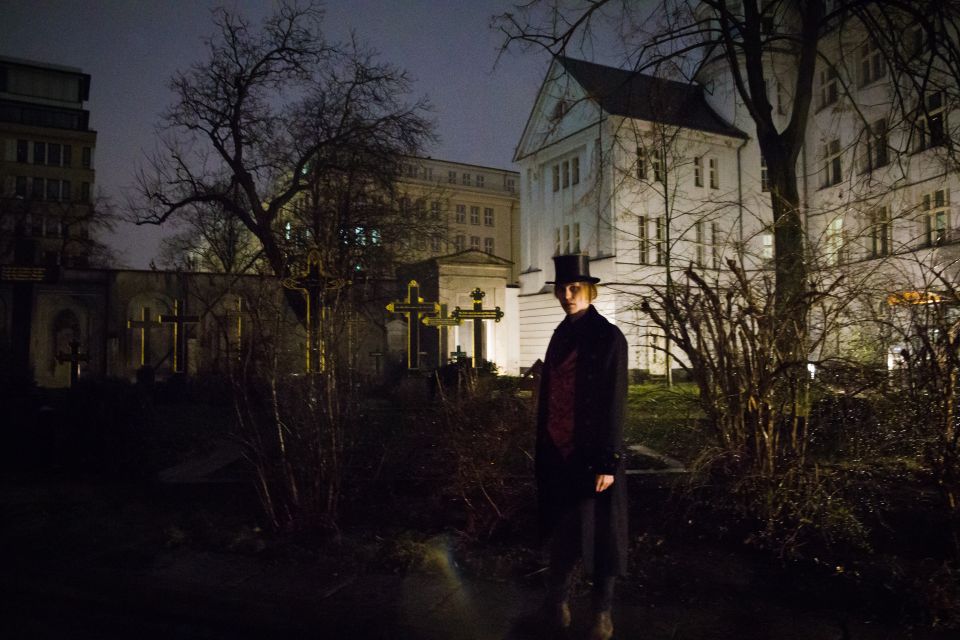 Berlin: Haunted Guided Live Theatre Tour in English - Key Points