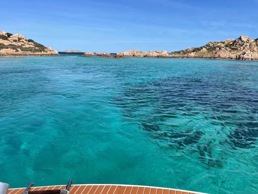 Boat Rental, 6.5 M, for Excursions to Maddalena and Corsica - Key Points