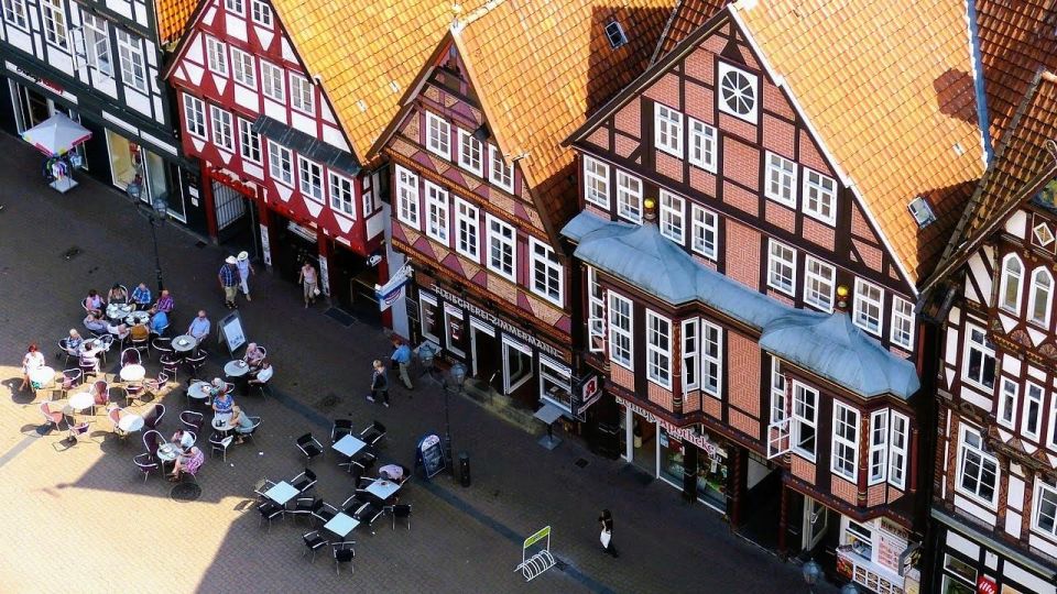 Celle: Romantic Old Town Self-guided Discovery Tour - Key Points