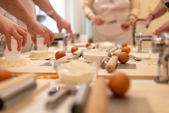 Cesarine: Small Group Pasta and Tiramisu Class in Montepulciano - Key Points