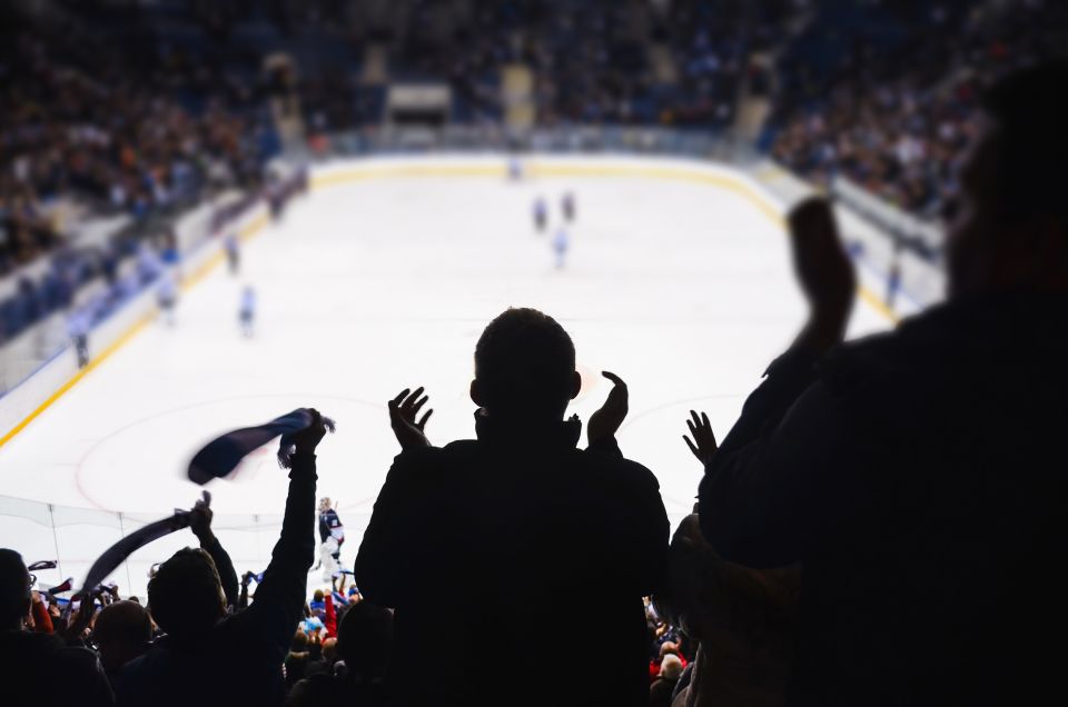 Chicago: Chicago Blackhawks NHL Game Ticket at United Center - Key Points