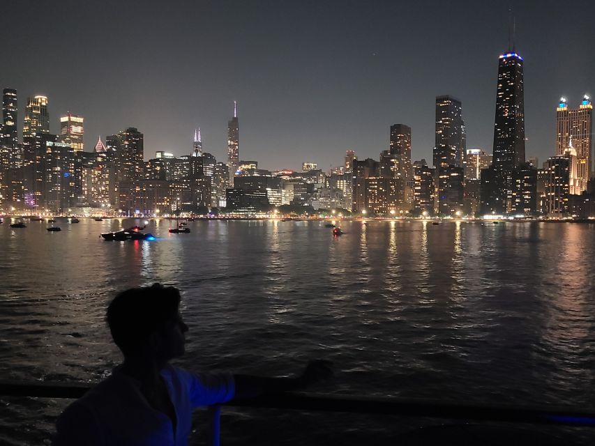 Chicago: Fireworks Gourmet Dinner Cruise on Lake Michigan - Key Points