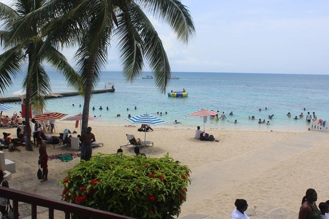 Doctors Cave Beach and Shopping - Tour Overview