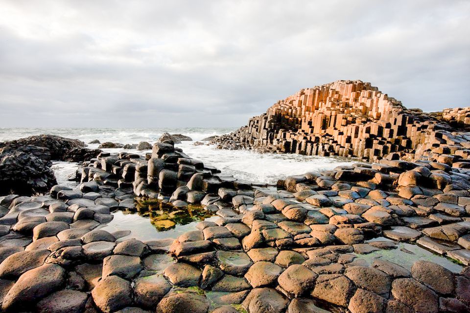 Dublin: Giants Causeway, Dark Hedges, Dunluce & Belfast Tour - Key Points