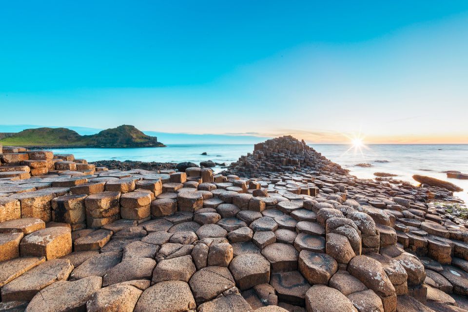 Dublin: Giants Causeway, Dark Hedges, Dunluce & Belfast Tour - Key Points