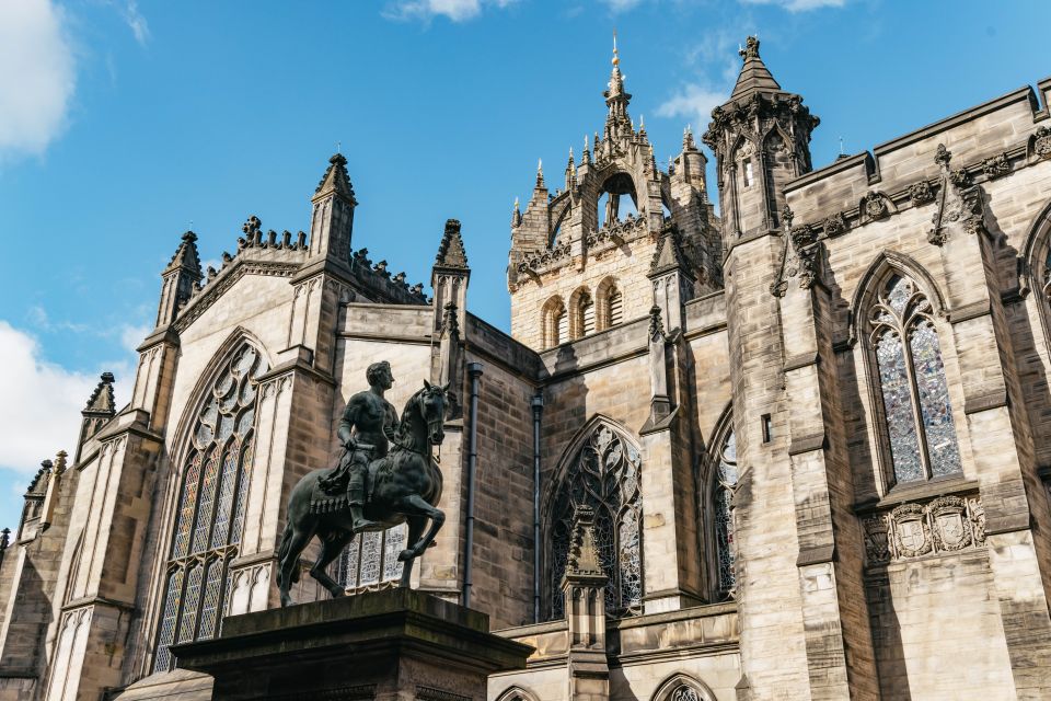 Edinburgh: Old Town History and Tales Walking Tour - Key Points