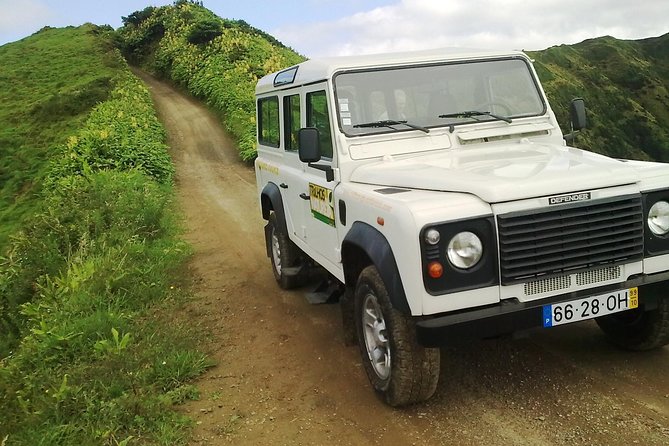 Explore With Our Guides the West Side & Sete Cidades on a Surprising 4x4 Tour - Key Points