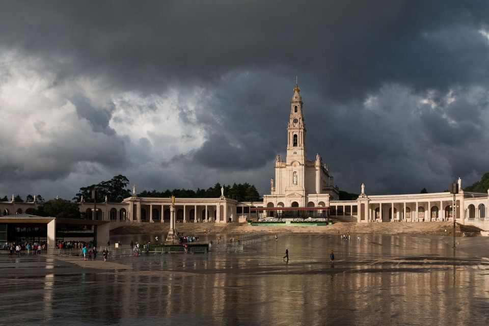 Fatima Private Day Trip From Porto - Key Points