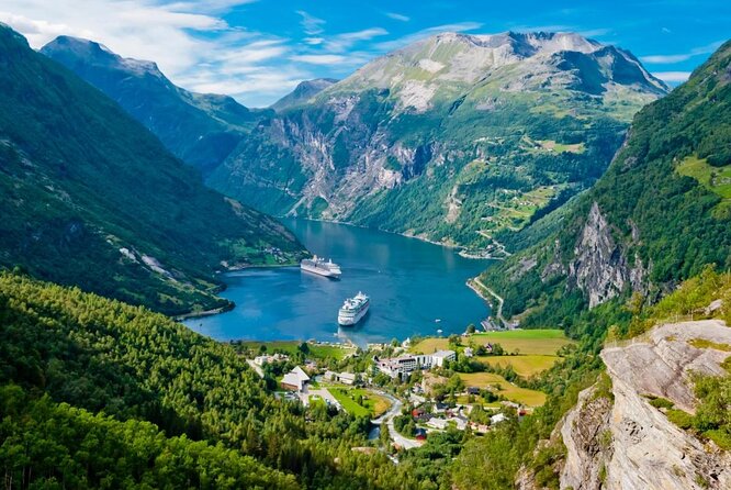 Fjord Cruise Ålesund Geirangerfjord R/T - Key Points