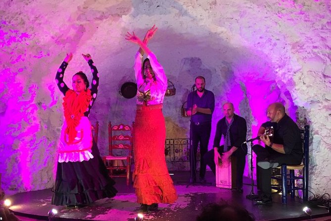 Flamenco Show in a Cave Restaurant in Granada - Key Points