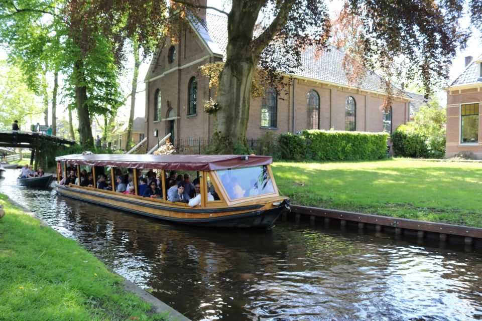 Giethoorn: Private Guided Canal Cruise With Coffee and Tea - Key Points