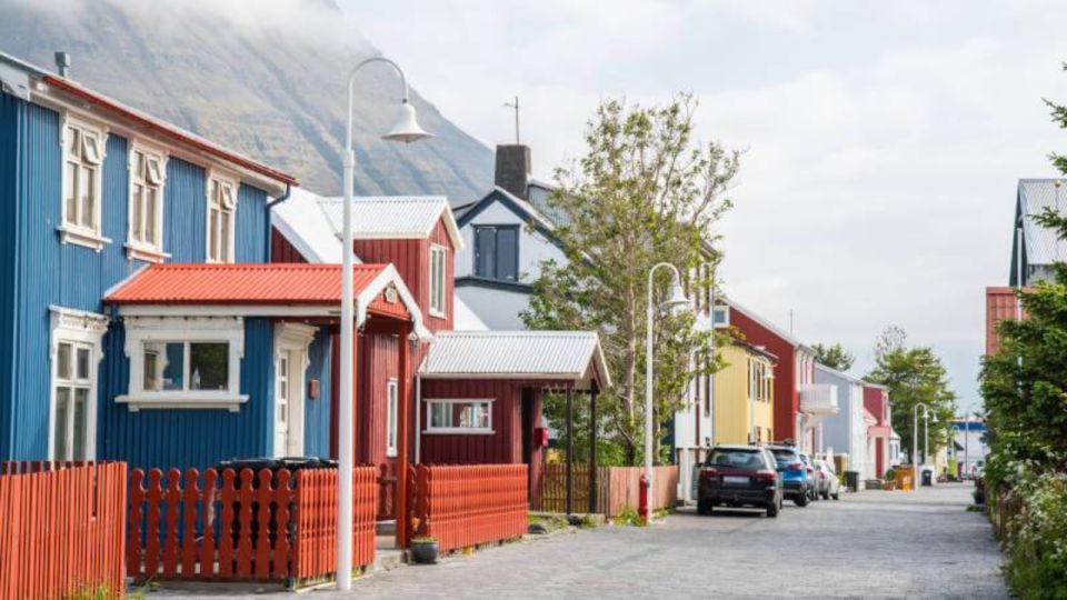 Isafjordur: Hop-on Hop-off Shuttle Bus Ticket - Key Points