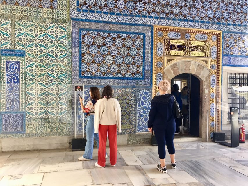 Istanbul: Topkapı Palace & Harem and Blue Mosque Guided Tour - Key Points