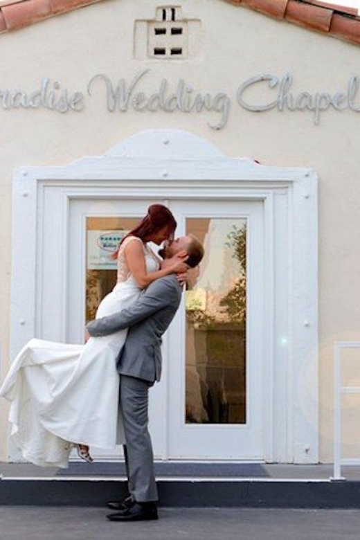 Las Vegas: Wedding at Paradise Wedding Chapel - Key Points