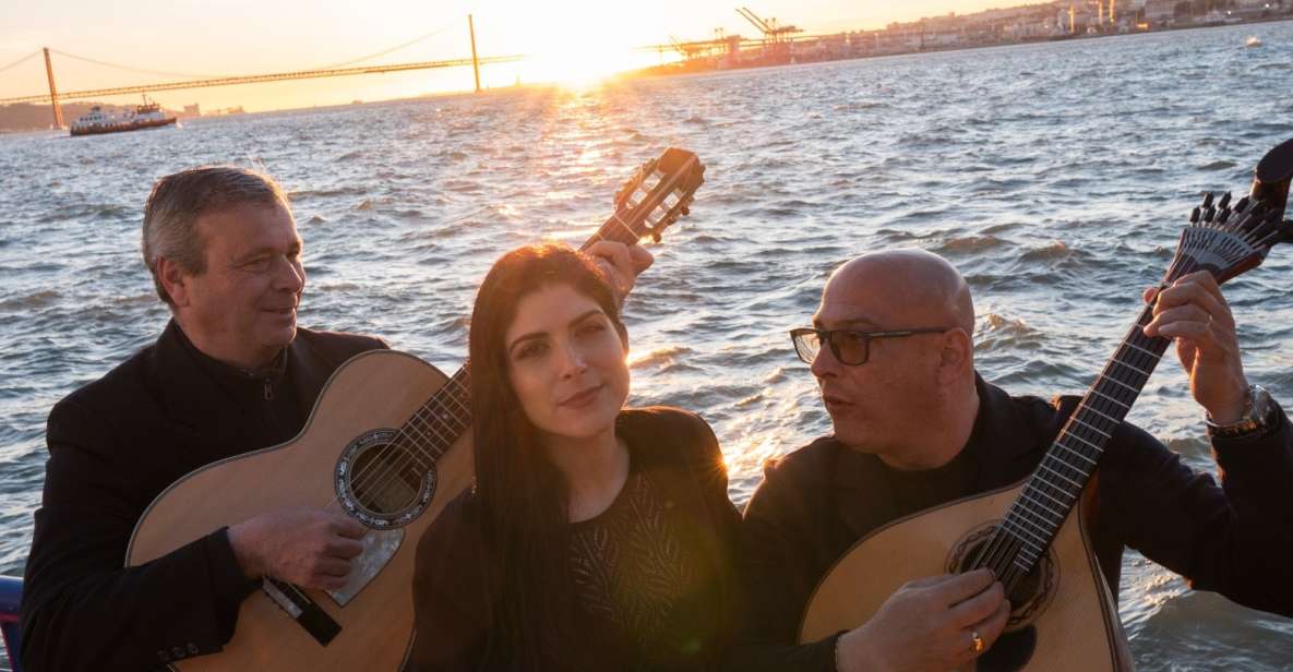 Lisbon: Boat Cruise With Live Fado Performance and a Drink - Key Points