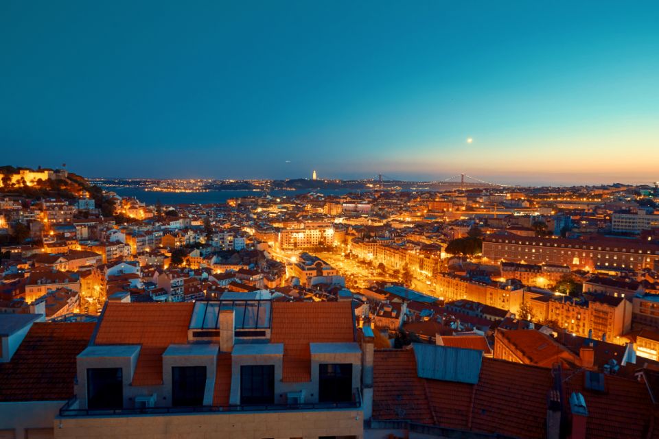 Lisbon: Luxury Fado Tour With Dinner Included - Key Points