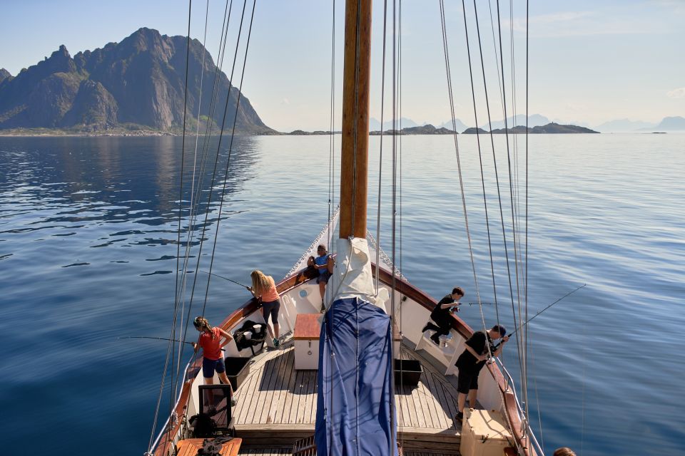 Lofoten Islands: Luxury Fishing, Hiking & Beach Tour - Key Points