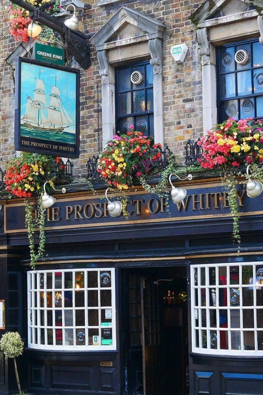 London Pub Crawl: Audio Tour Through the Greatest Pubs - Key Points