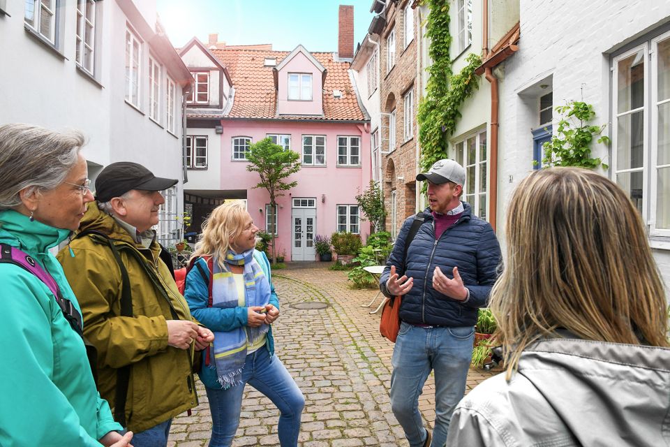 Lübeck: An Entertaining Tour Through Hidden Courtyards - Key Points