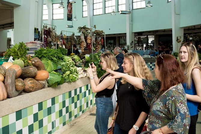 Market Tour, Cooking Class and Lunch at Mercado De Arroios - Key Points